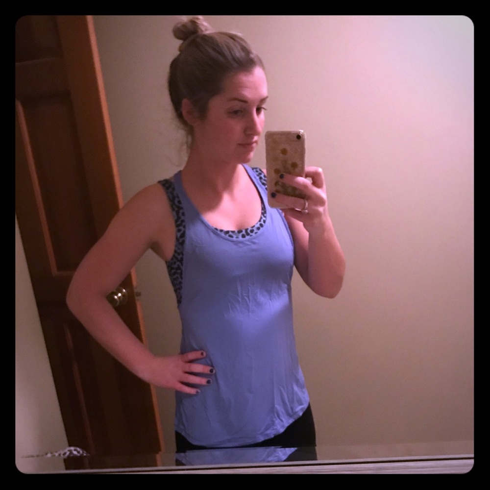 Lululemon workout tank with built in sports bra
